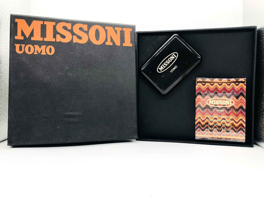 Confezione regalo di profumo Missoni Uomo Vintage con cartonaggio colorato e flacone elegante