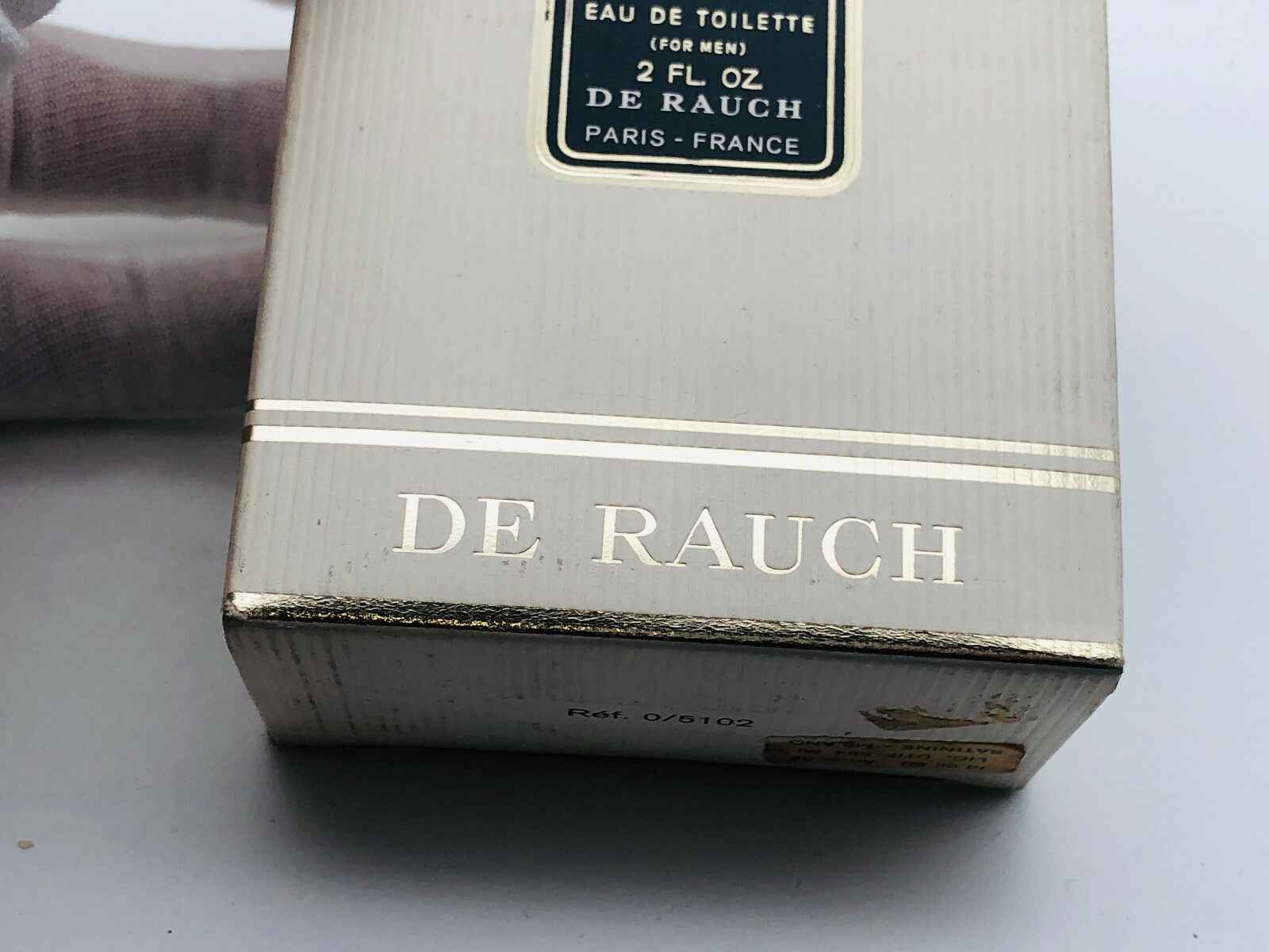 Scatola di Eau de Toilette Monsieur De Rauch Vintage da 2 FL OZ con dettagli eleganti