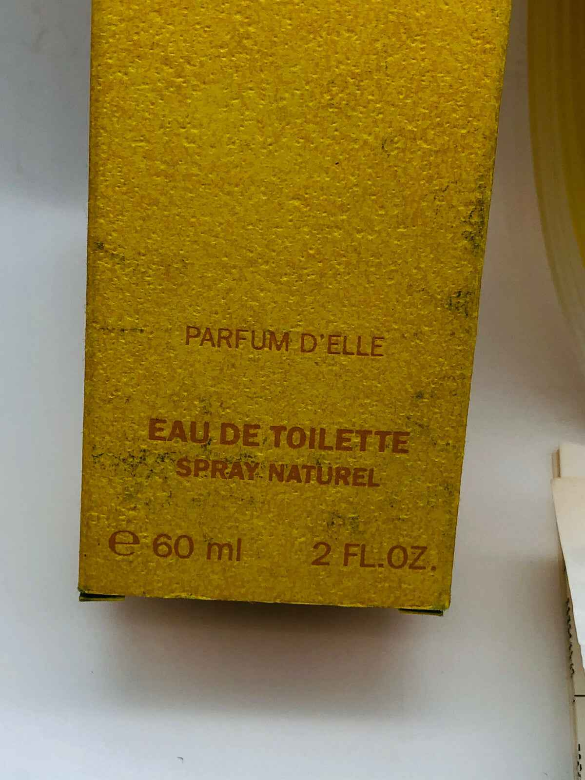 Scatola di Montana Parfum D'Elle Eau de Toilette da 60 ml in confezione gialla