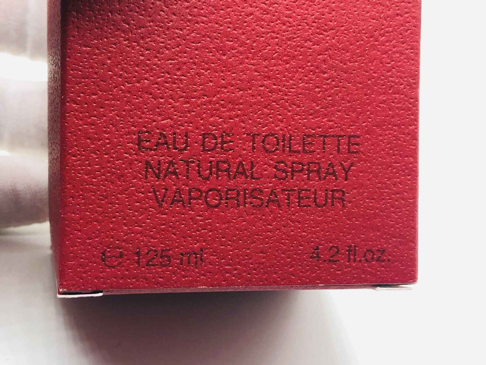 Scatola rossa di Montana Parfum D'Homme Eau de Toilette da 125 ml con spruzzatore naturale