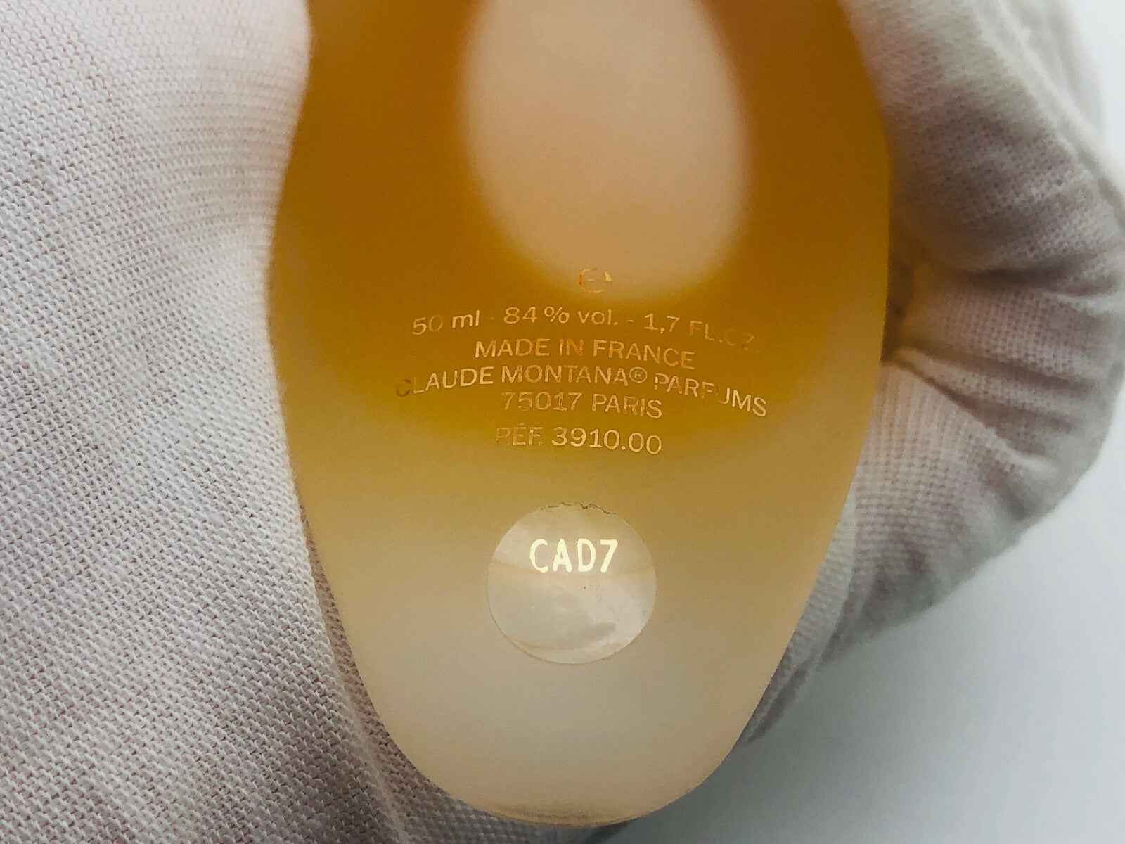 Flacone di profumo Vintage Montana da 50 ml con etichetta che indica origine e dettagli del prodotto