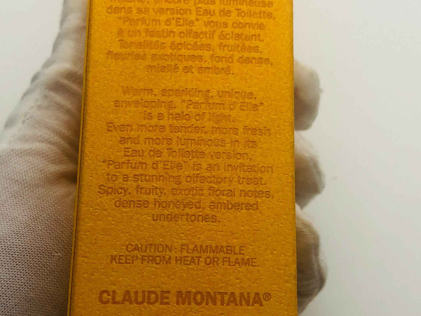 Flacone di Profumo Vintage Montana, elegante ed esclusivo con aromi fruttati e speziati.