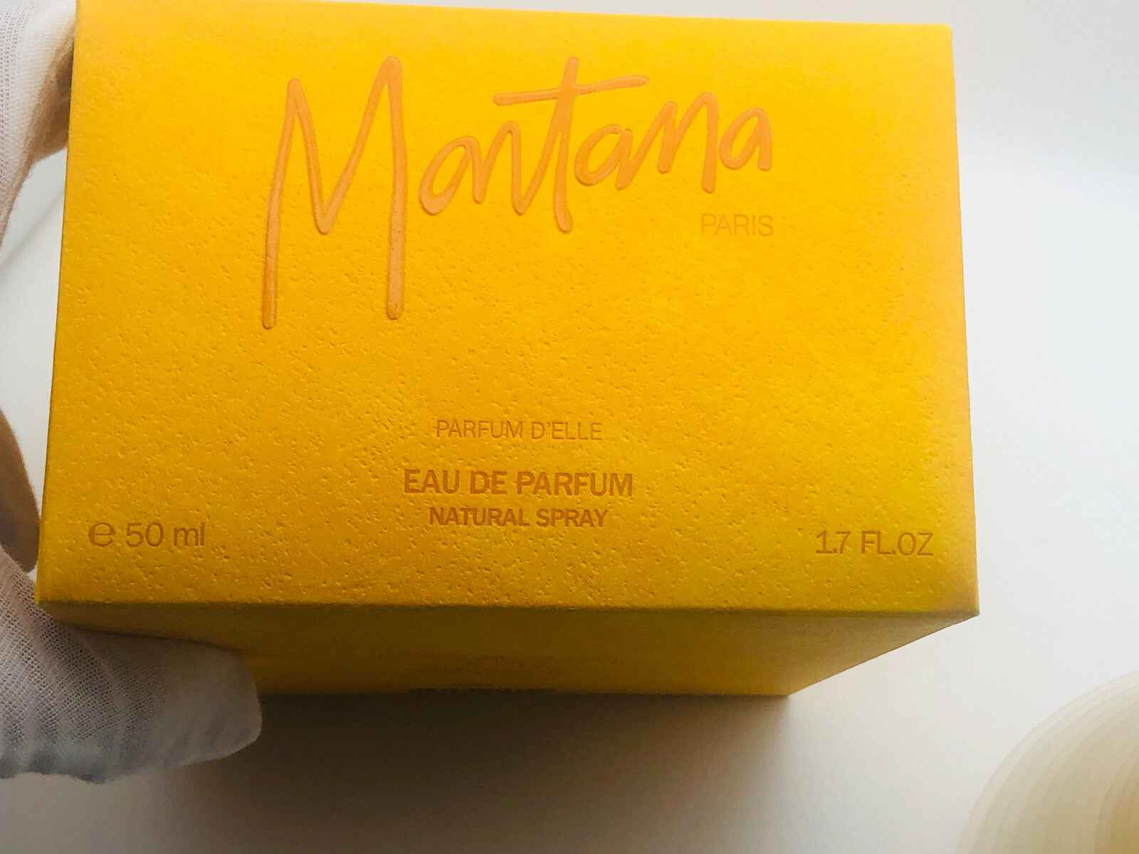Confezione gialla di Profumo Vintage Montana da 50 ml in spray naturale