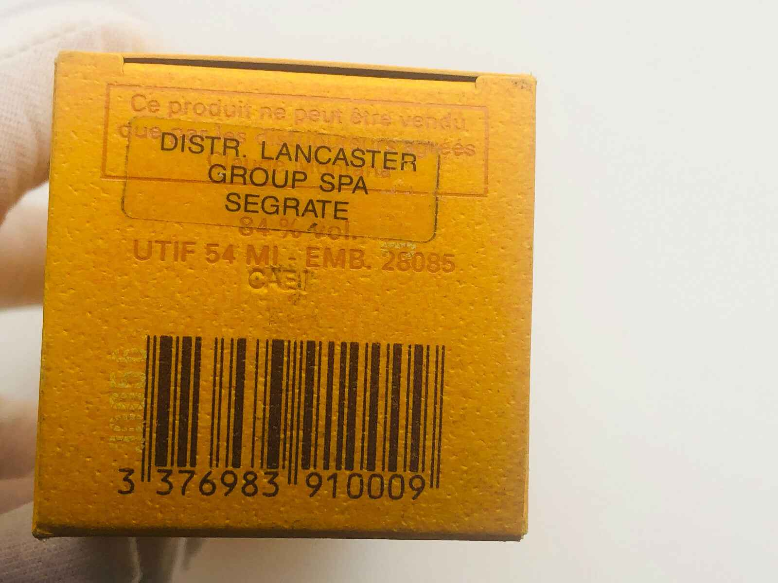 Scatola di profumo Vintage Montana con etichetta e codice a barre visibile