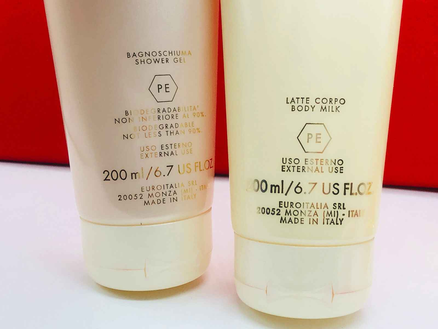 Set di prodotti Moschino con gel doccia e latte corpo, profumo Moschino Couture Vintage incluso