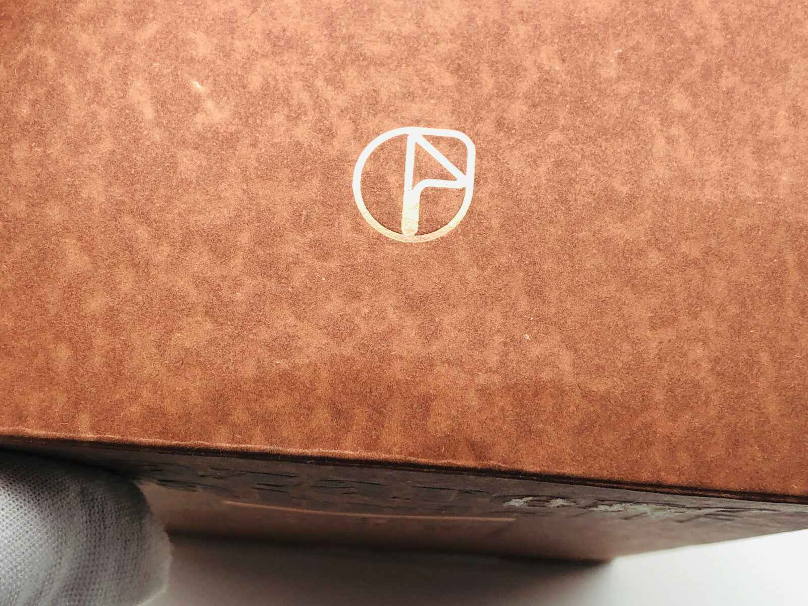 Scatola del Profumo Vintage Nazareno Gabrielli con design elegante e logo distintivo