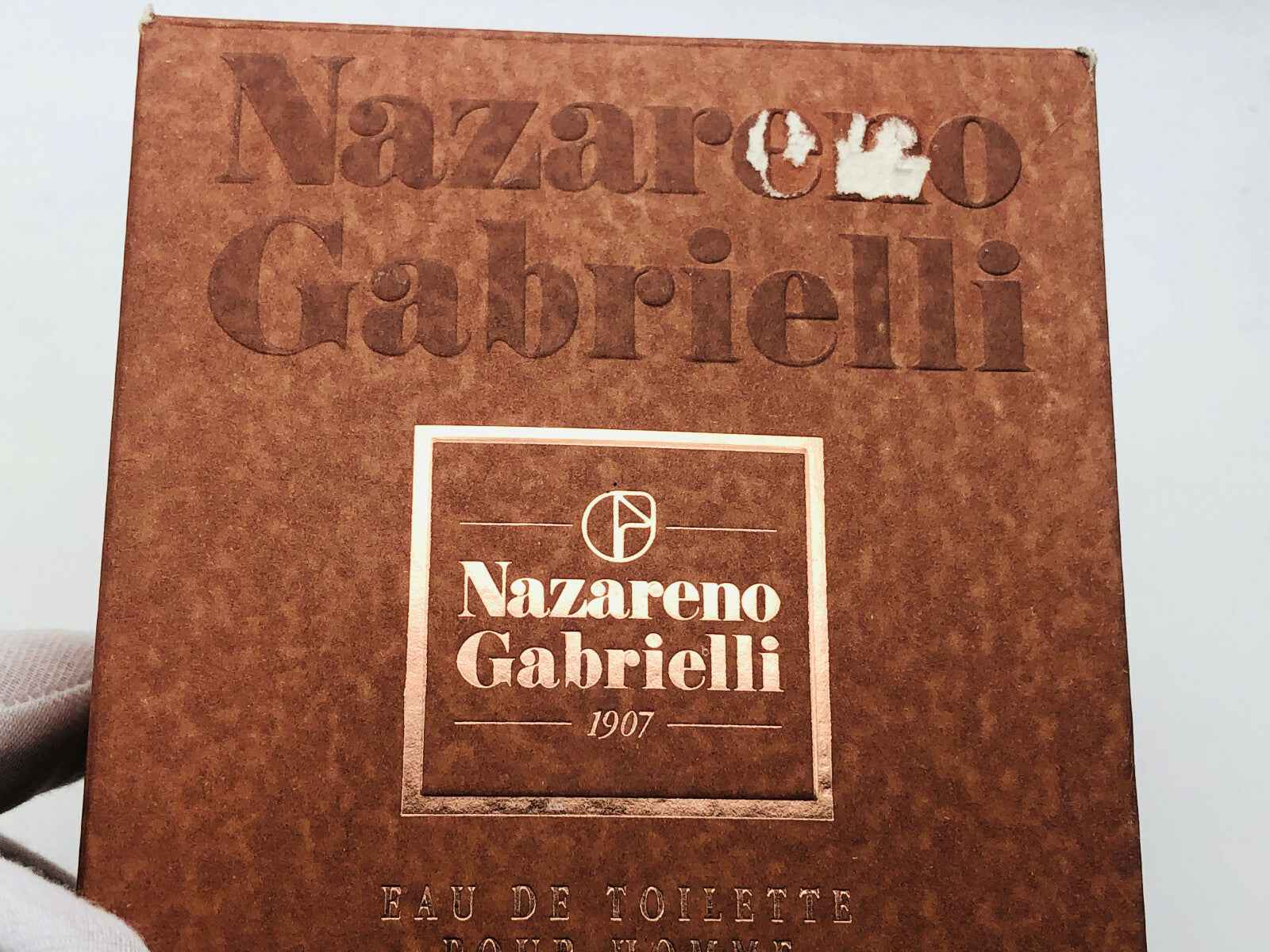 Scatola del Profumo Vintage Nazareno Gabrielli con design elegante e dettagli dorati