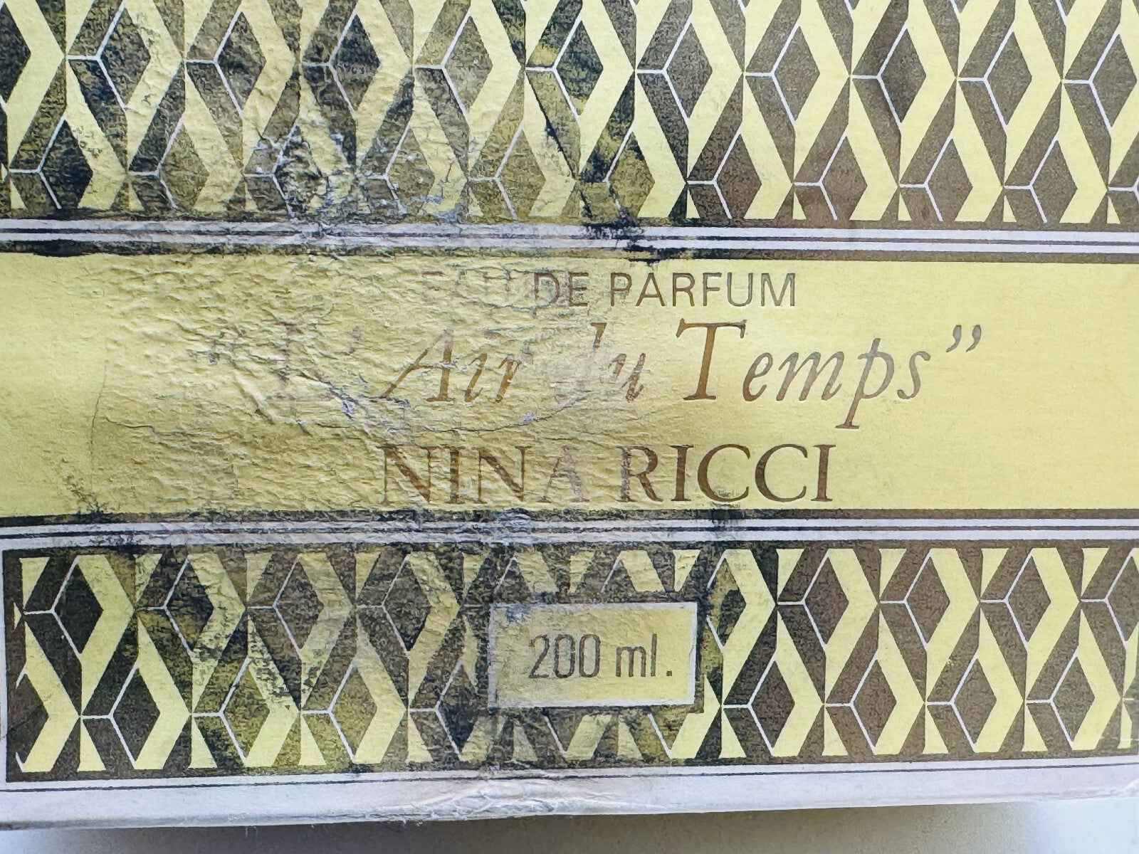 Scatola vintage di Nina Ricci L'Air Du Temps da 200 ml con design geometrico dorato