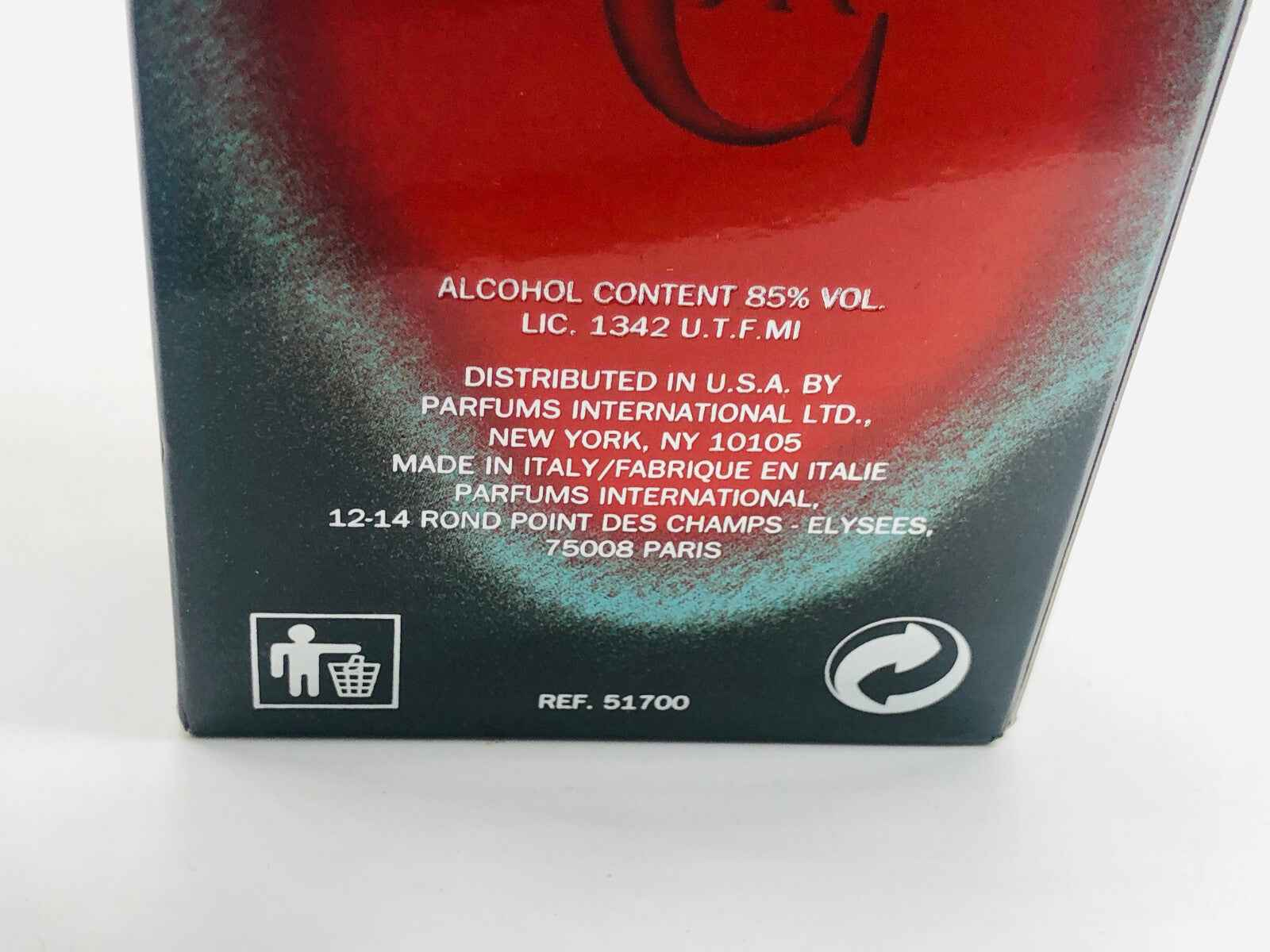 Scatola del Profumo Nino Cerruti Pour Homme con dettagli sulla composizione e riferimenti al produttore