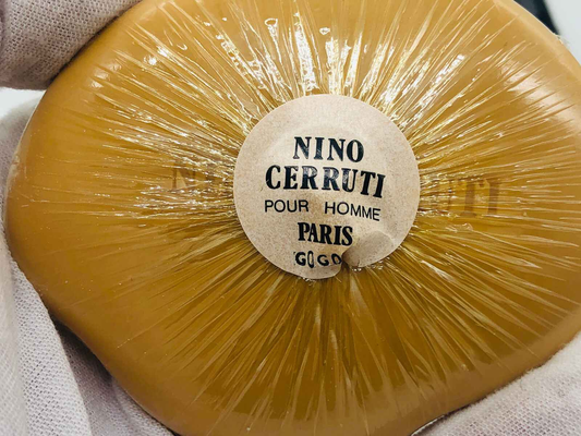 Sapone Nino Cerruti Uomo Vintage per il corpo con profumo raffinato e packaging elegante