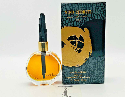 Profumo Nino Cerruti Vintage in flacone rotondo con spray per un tocco di classe