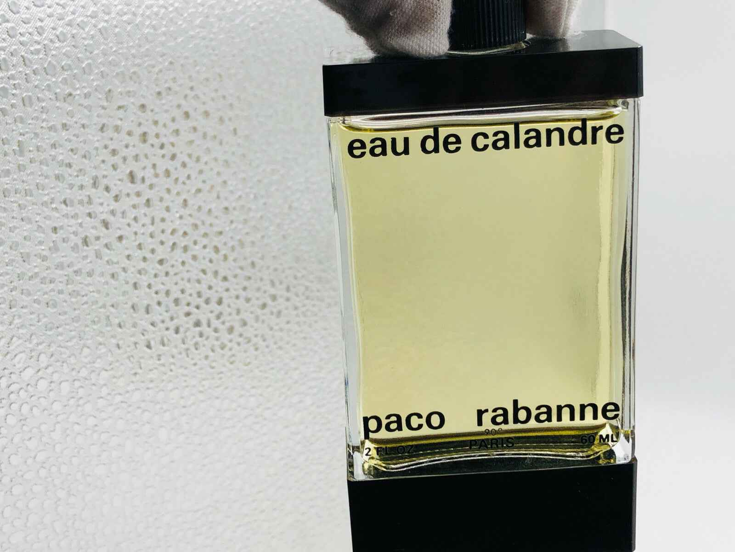 Eau De Calandre Paco Rabanne profumo in bottiglia elegante con tappo nero e fragranza fresca