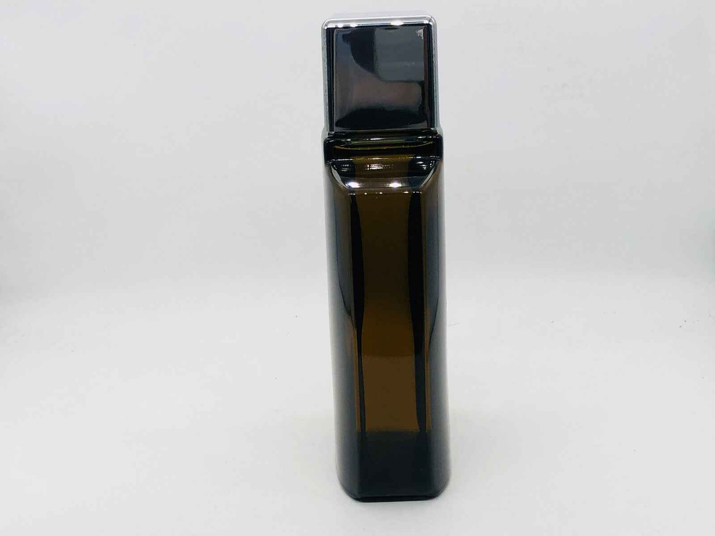 Flacone di profumo Paco Rabanne Pour Homme Vintage in design elegante e moderno