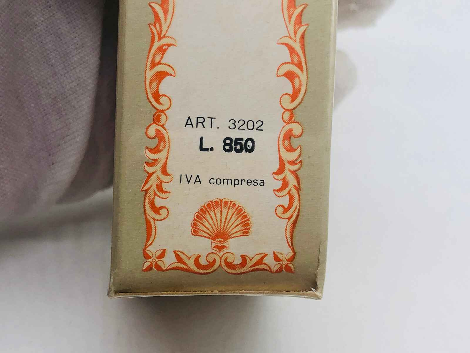 Scatola di Profumo Paglieri Paradiso Perduto con dettagli eleganti e prezzo visibile