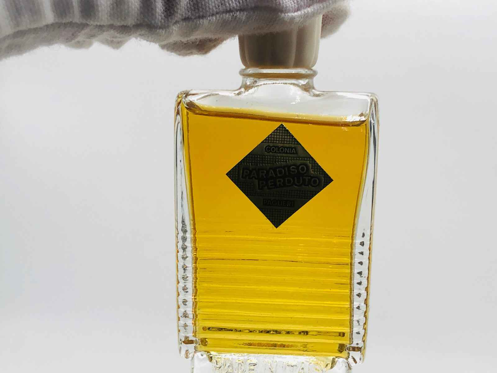 Profumo Paglieri Paradiso Perduto in bottiglia trasparente con etichetta elegante