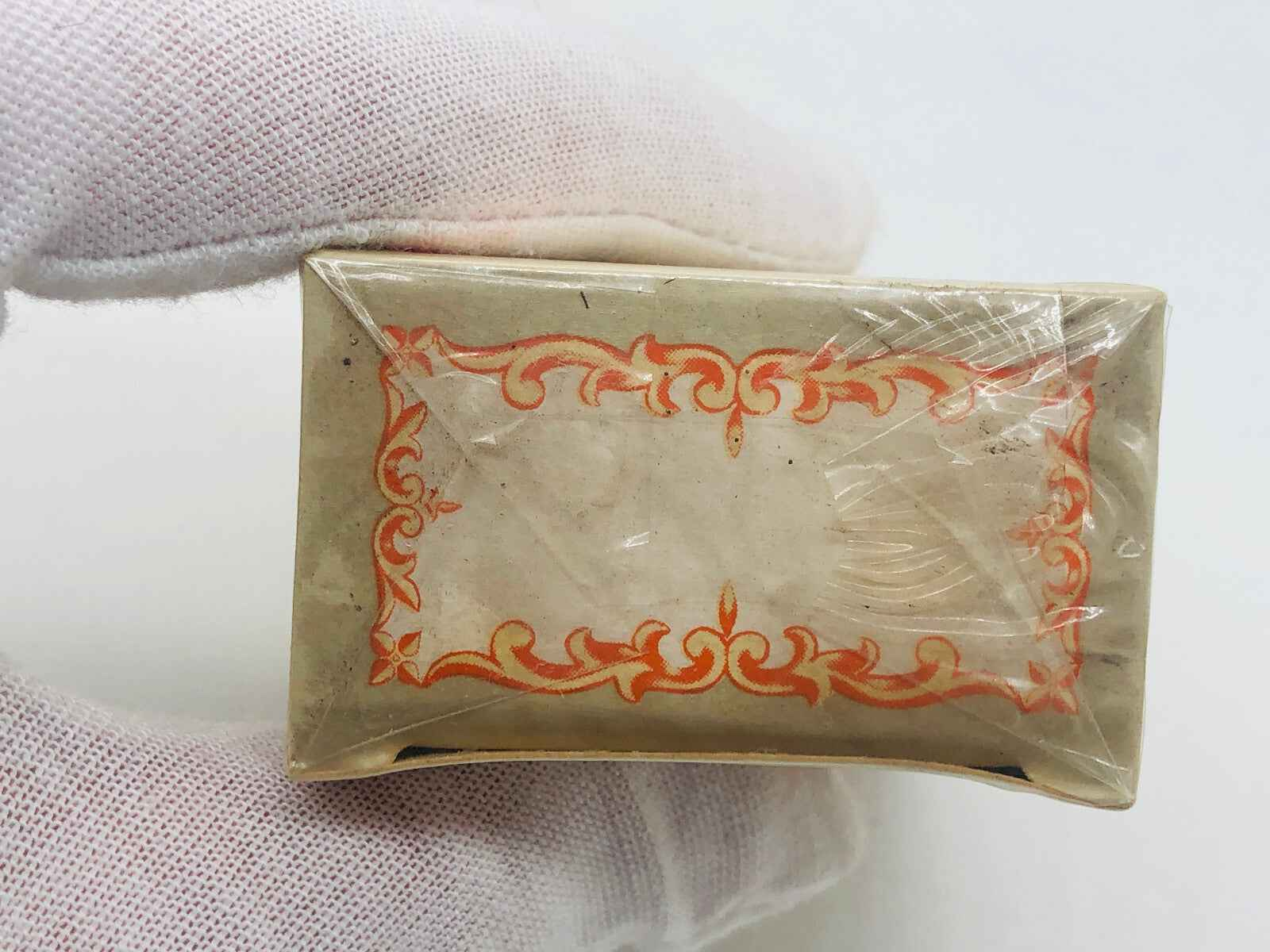 Scatola di profumo Paglieri Paradiso Perduto con decorazioni eleganti in arancione