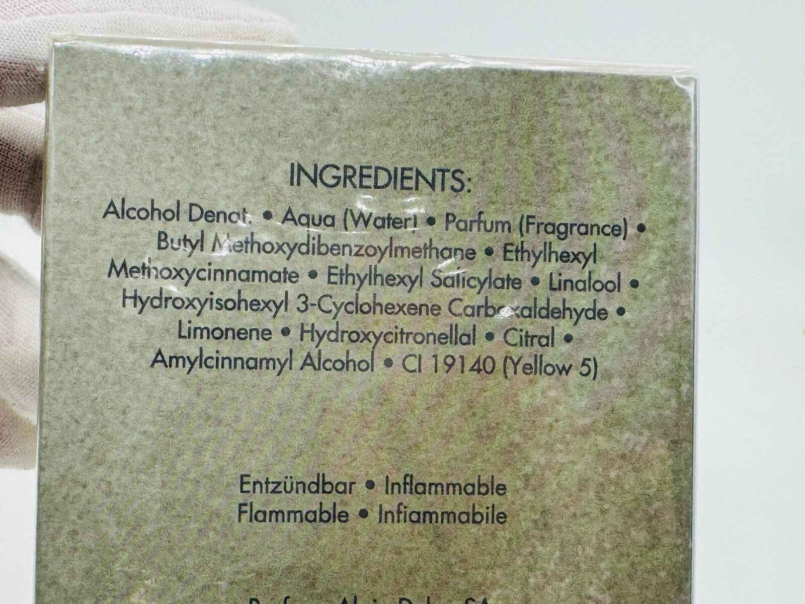 Scatola profumo Alain Delon Samourai con lista ingredienti sul retro per un'ottima fragranza