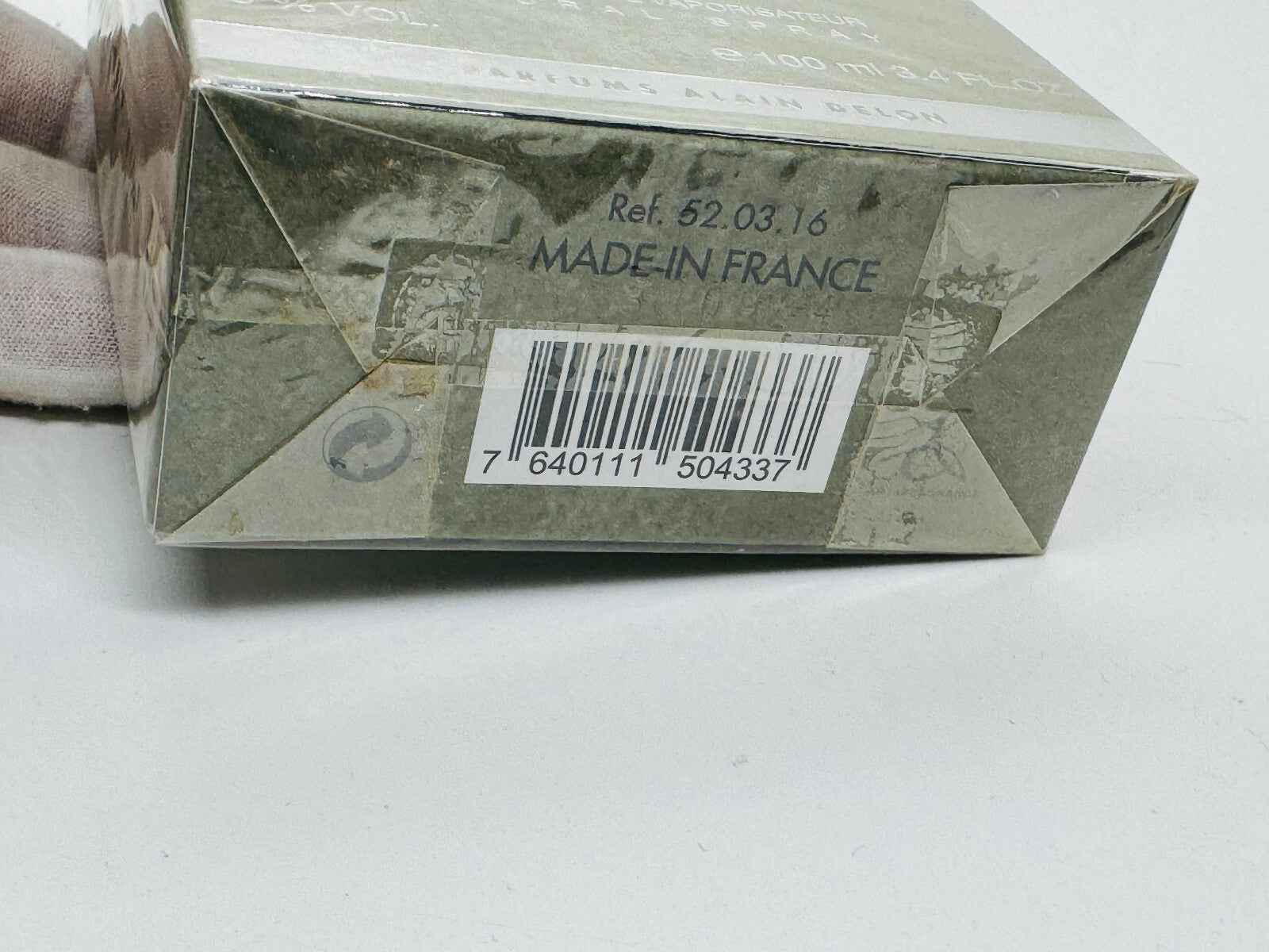 Packaging del profumo Alain Delon Samourai in una scatola elegante 100 ml, prodotto in Francia