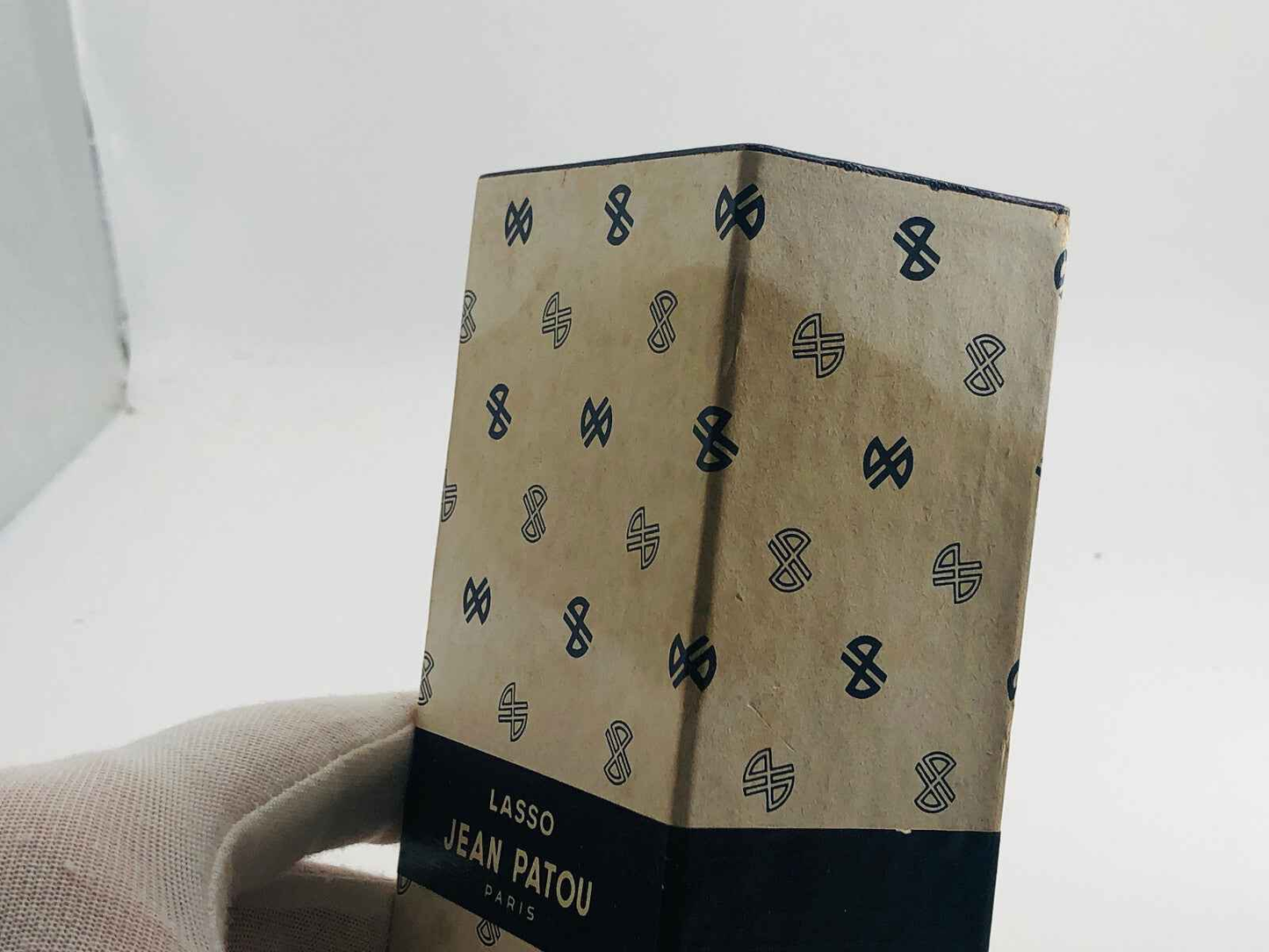 Confezione di Patou Lasso Vintage con design elegante e logo Jean Patou in stile retrò
