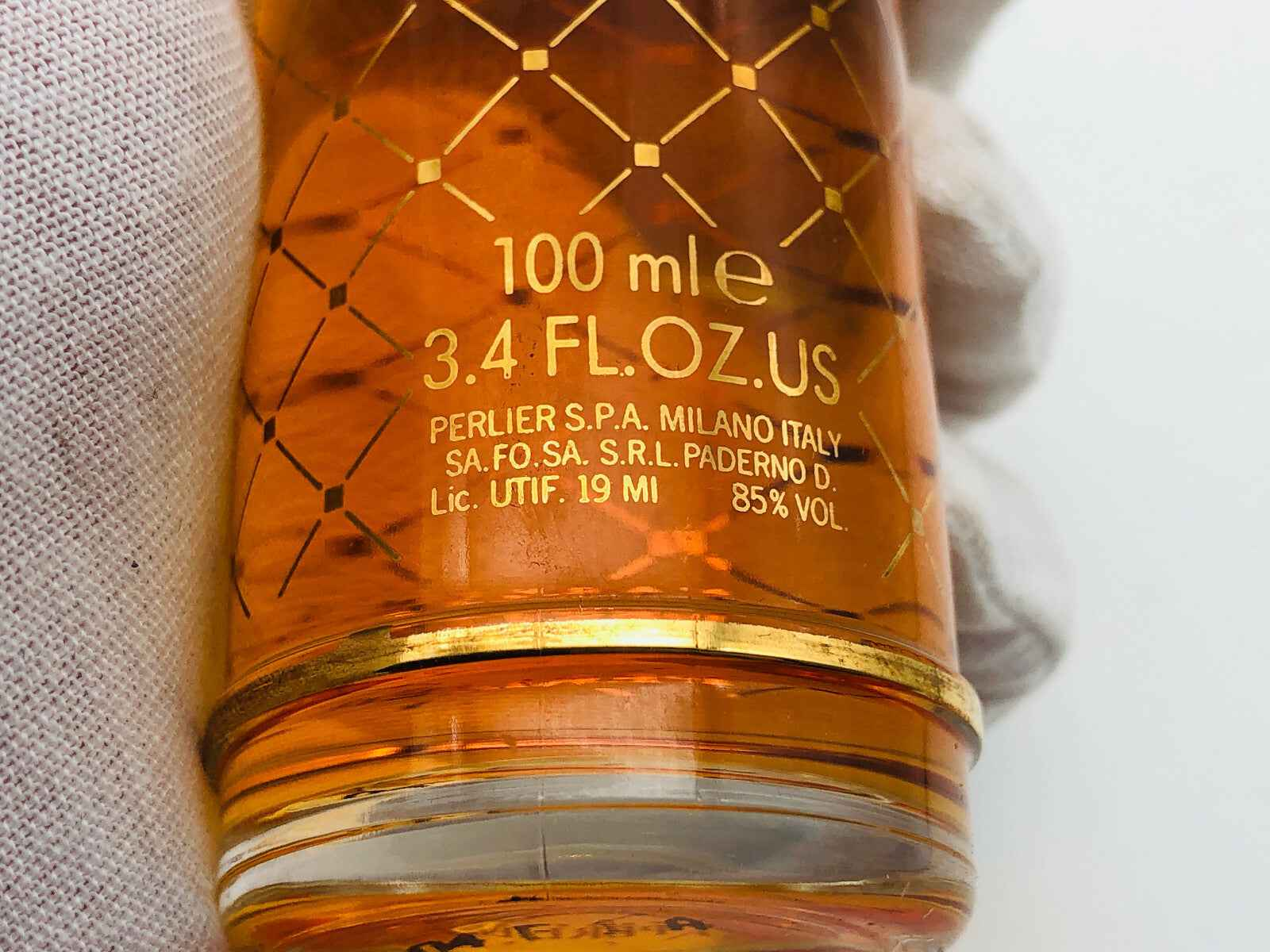 Flacone di profumo Pour Elise Perlier da 100 ml in un elegante design dorato