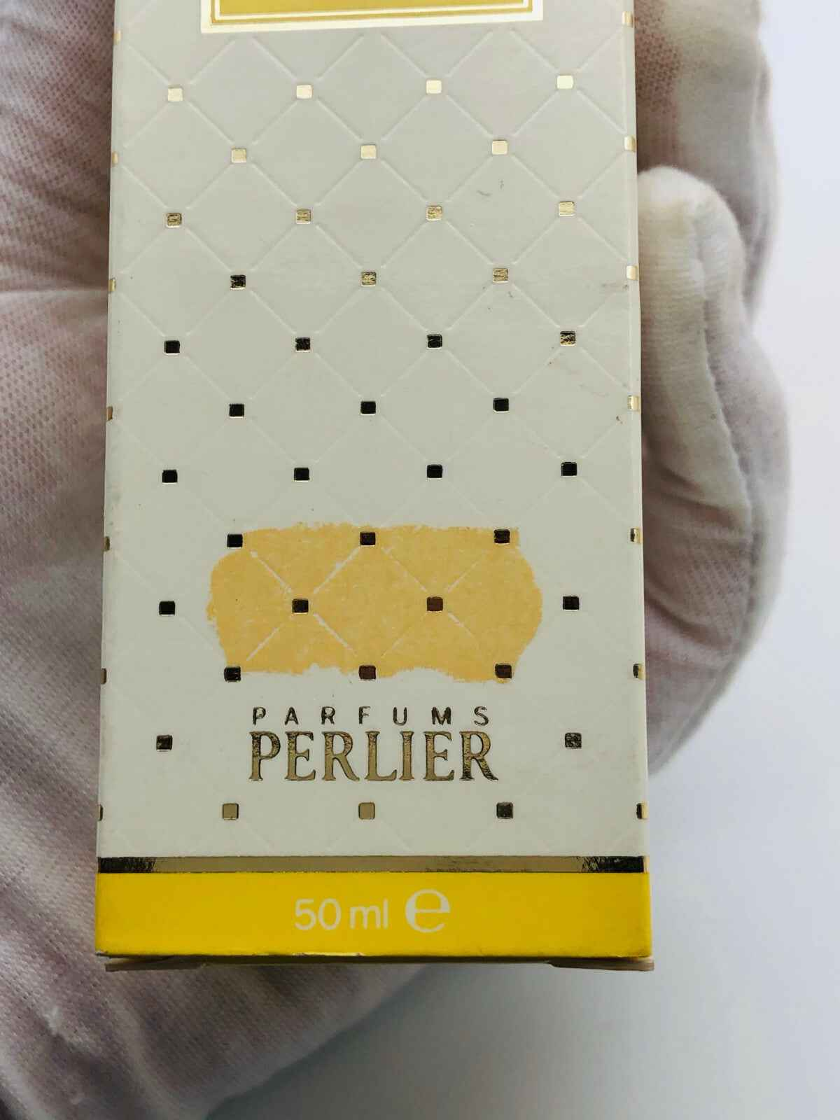 Scatola di Profumo Perlier Pour Elise da 50 ml con design elegante e dettagli dorati