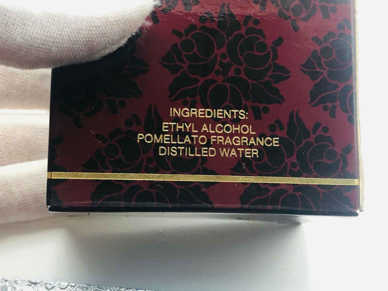 Scatola del profumo Pomellato Donna Vintage con ingredienti e dettagli sul packaging