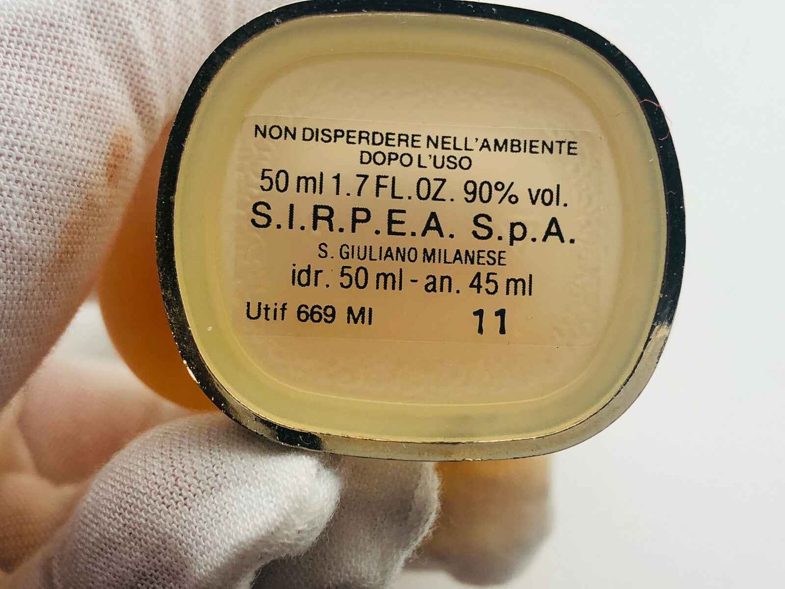 Bottiglia di profumo Pomellato Donna Vintage da 50 ml con etichetta informativa e design elegante