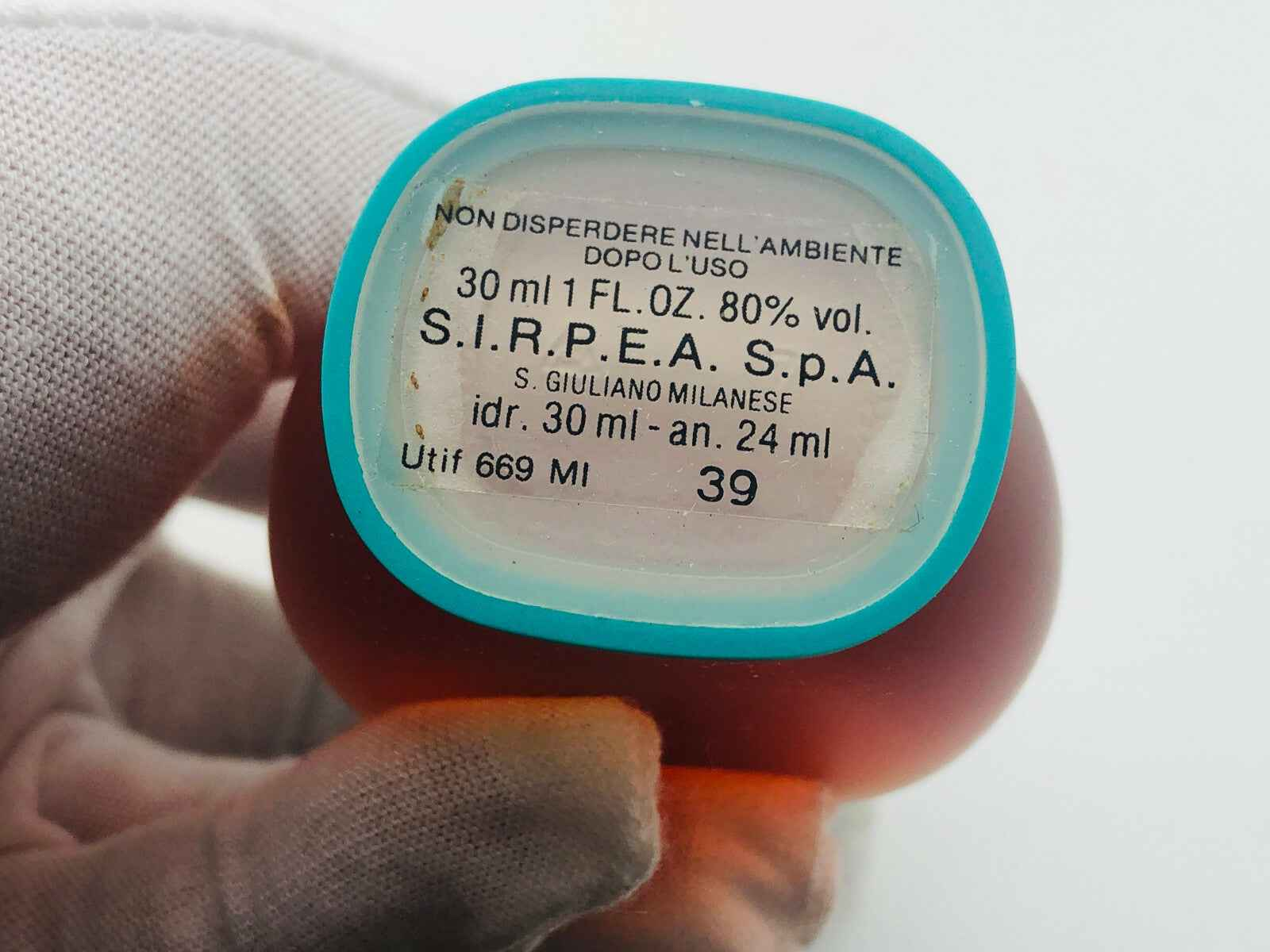 Bottiglia di profumo Pomellato Vintage da 30 ml con etichetta dall'aspetto elegante