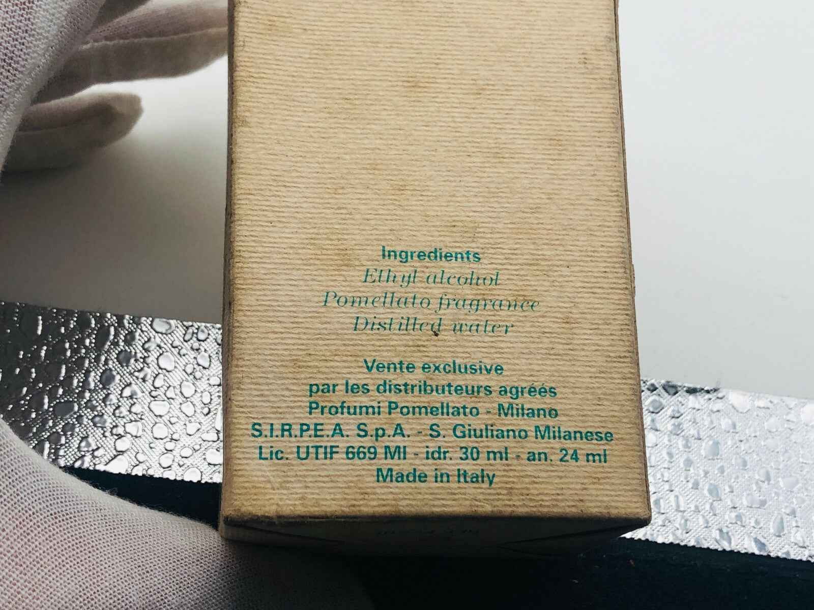 Scatola di profumo Pomellato Vintage con ingredienti e dettagli di produzione