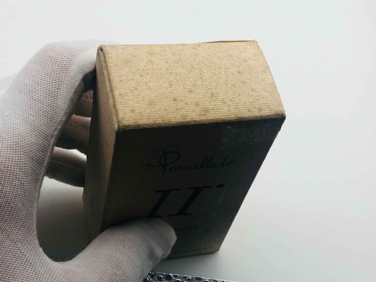 Confezione del profumo Pomellato Vintage in cartone con design elegante