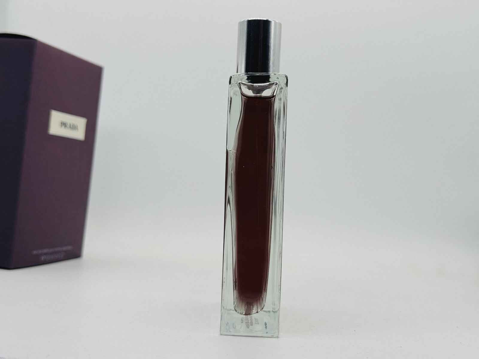 Profumo Prada Amber Pour Homme in elegante flacone trasparente con tappo argentato