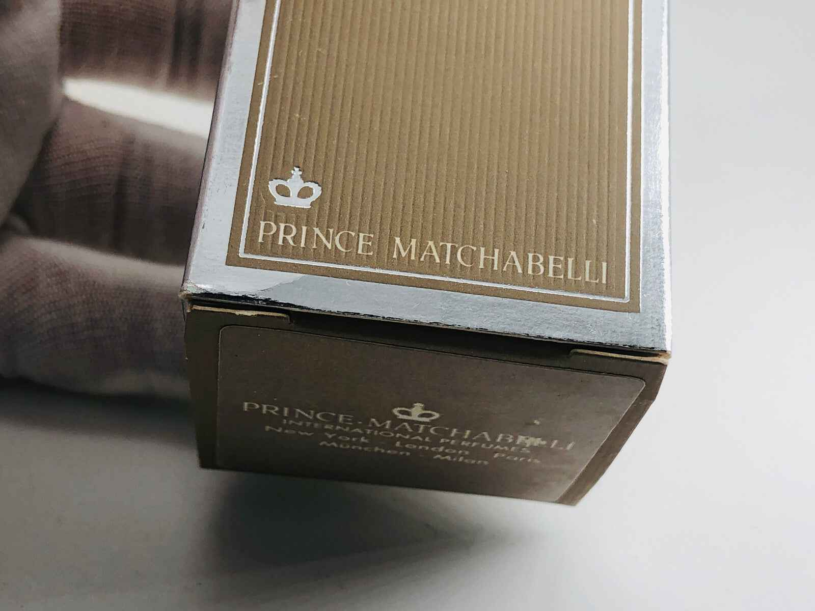 Scatola del profumo Prince Matchabelli Cachet con design elegante e logo distintivo della marca