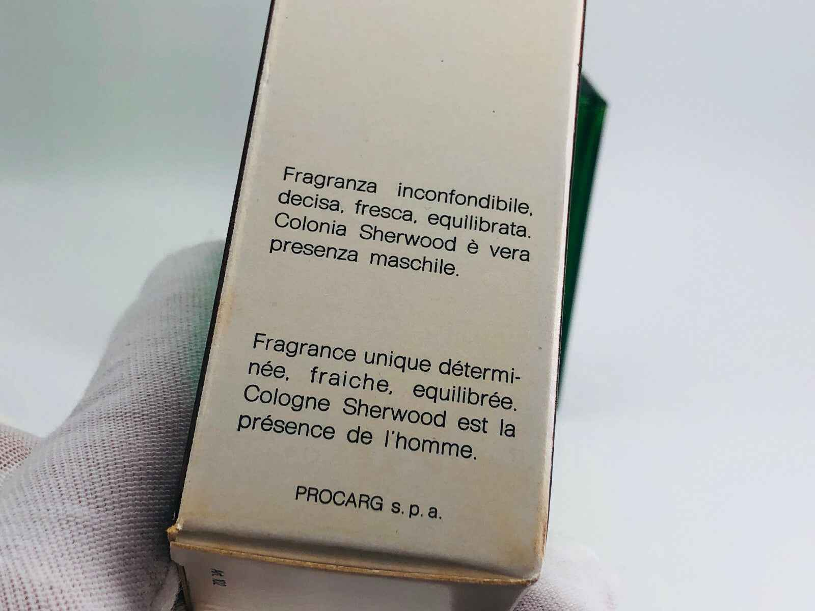 Scatola del Profumo Procarg Sherwood con descrizione della fragranza fresca e maschile