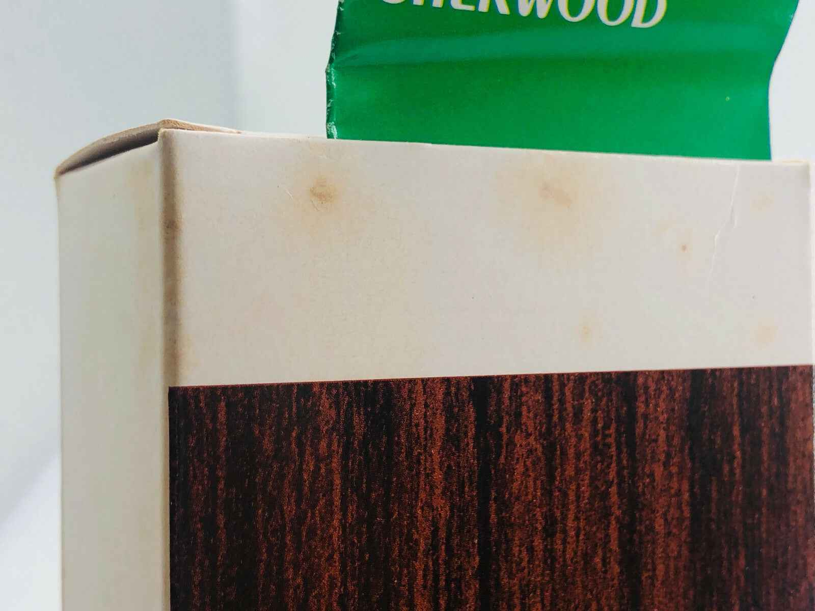 Confezione del profumo Procarg Sherwood con design elegante e dettagli in legno