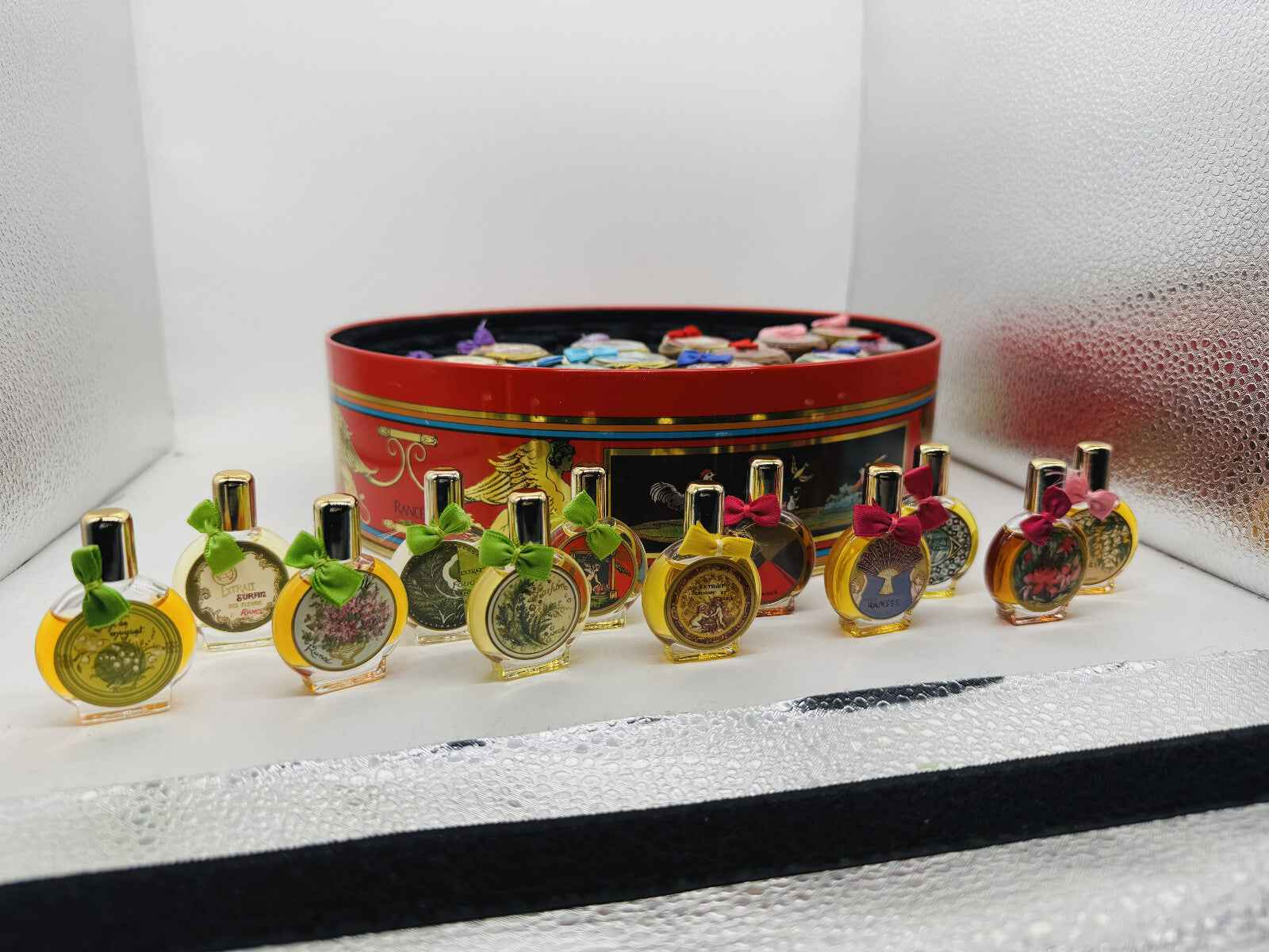 Collezione di profumi Rance in mini bottiglie decorative con nastri colorati e astuccio elegante