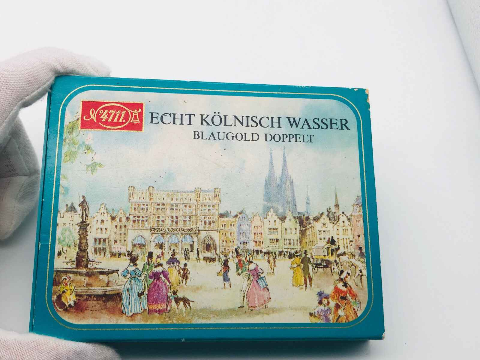 Scatola di Profumo 4711 Vintage con illustrazione storica e dettagli eleganti