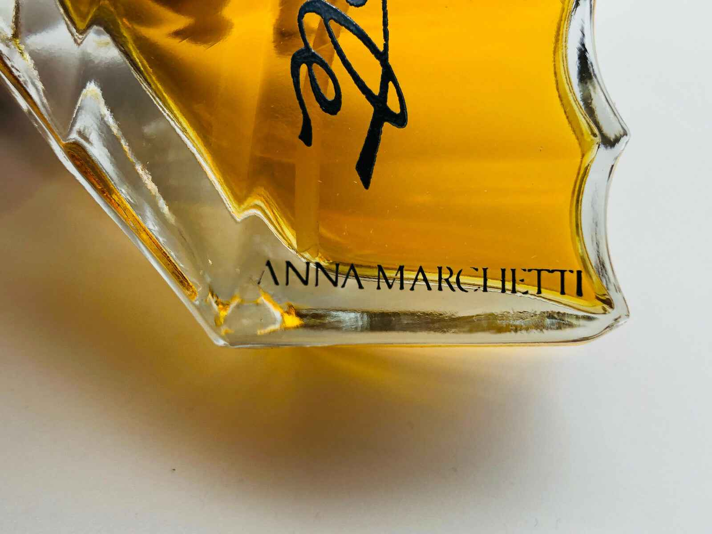 Flacone di profumo Anna Marchetti Voile con design elegante e fragranza sofisticata