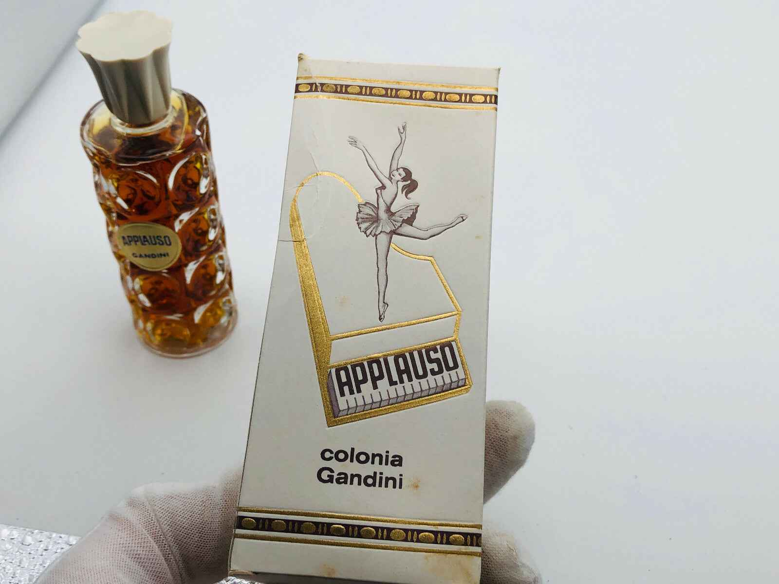Profumo Applauso Gandini con flacone elegante e confezione distintiva per un aroma raffinato