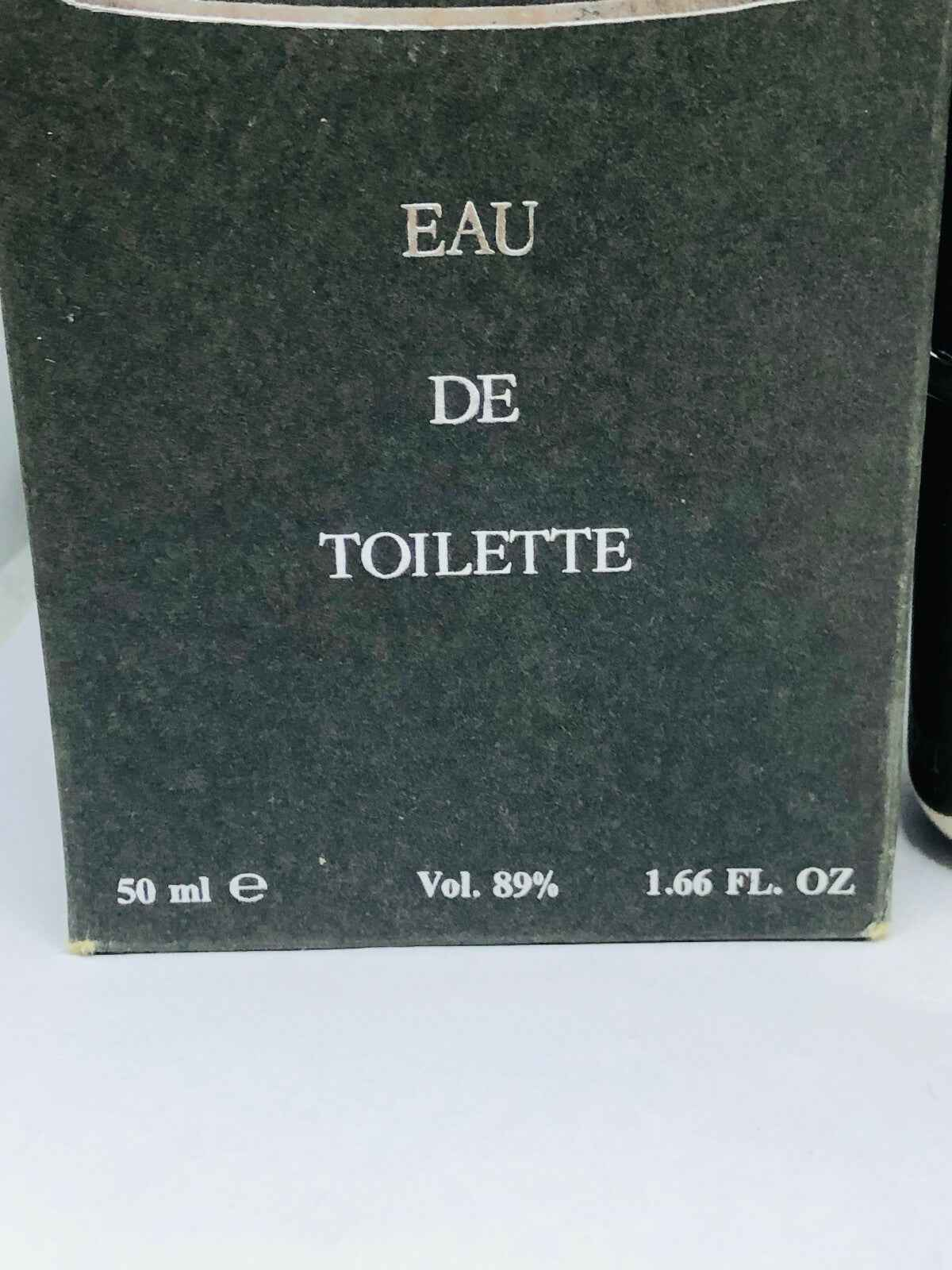 Confezione di profumo Arrogance Uomo Vintage Eau de Toilette da 50 ml con design elegante
