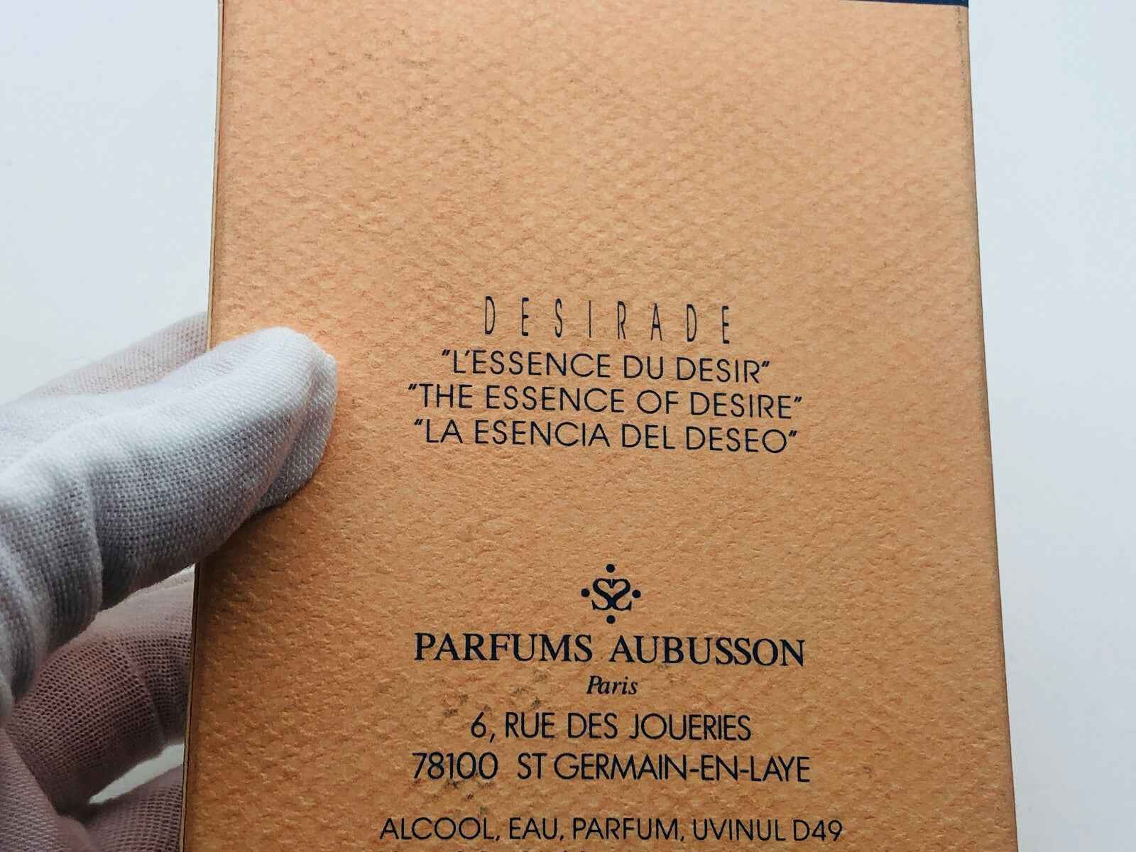 Confezione del profumo Aubusson Desirade Vintage con dettagli della fragranza e logo del marchio