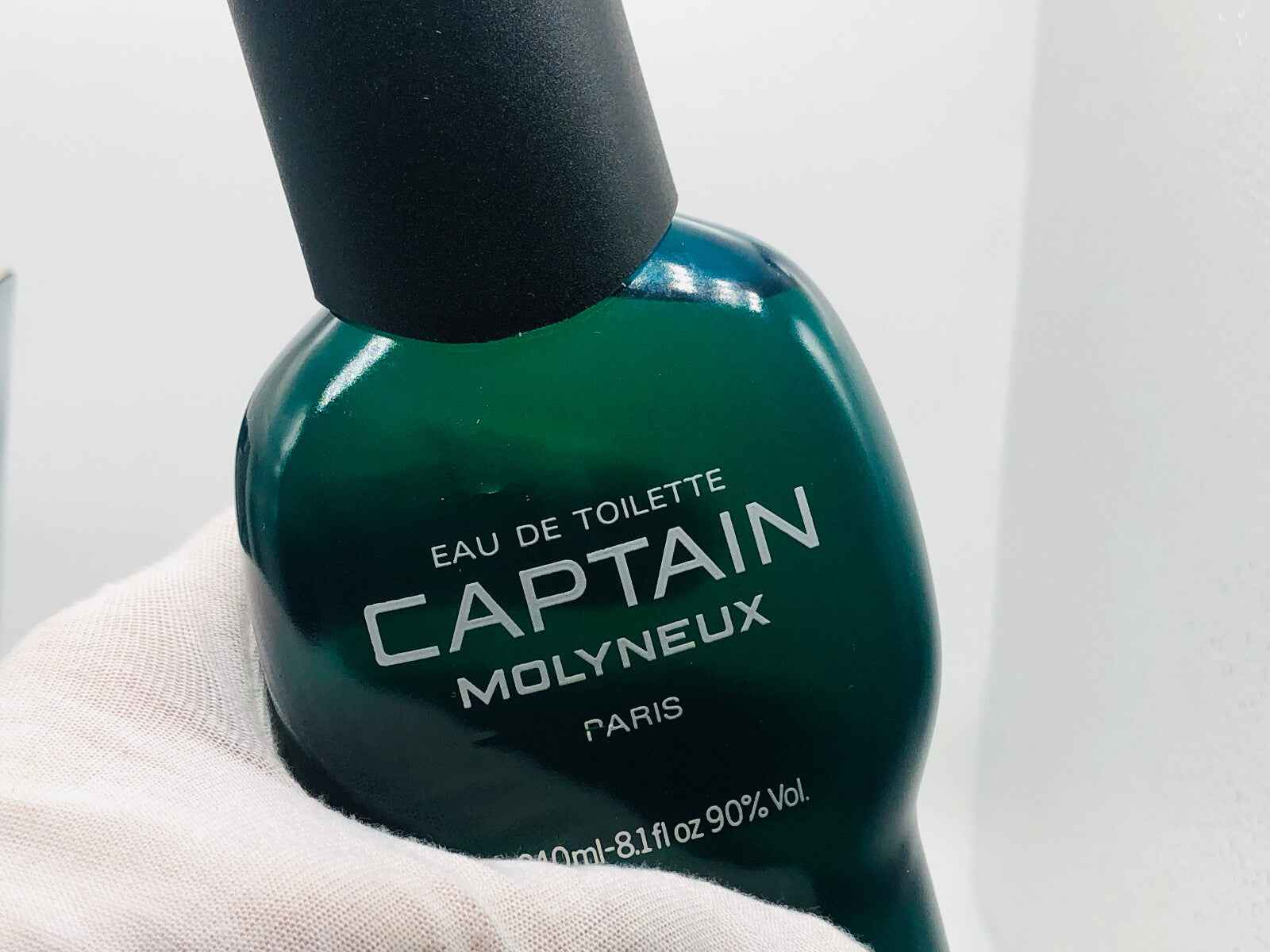 Flacone di profumo Captain Molyneux Vintage in verde con etichetta argentata e tappo nero