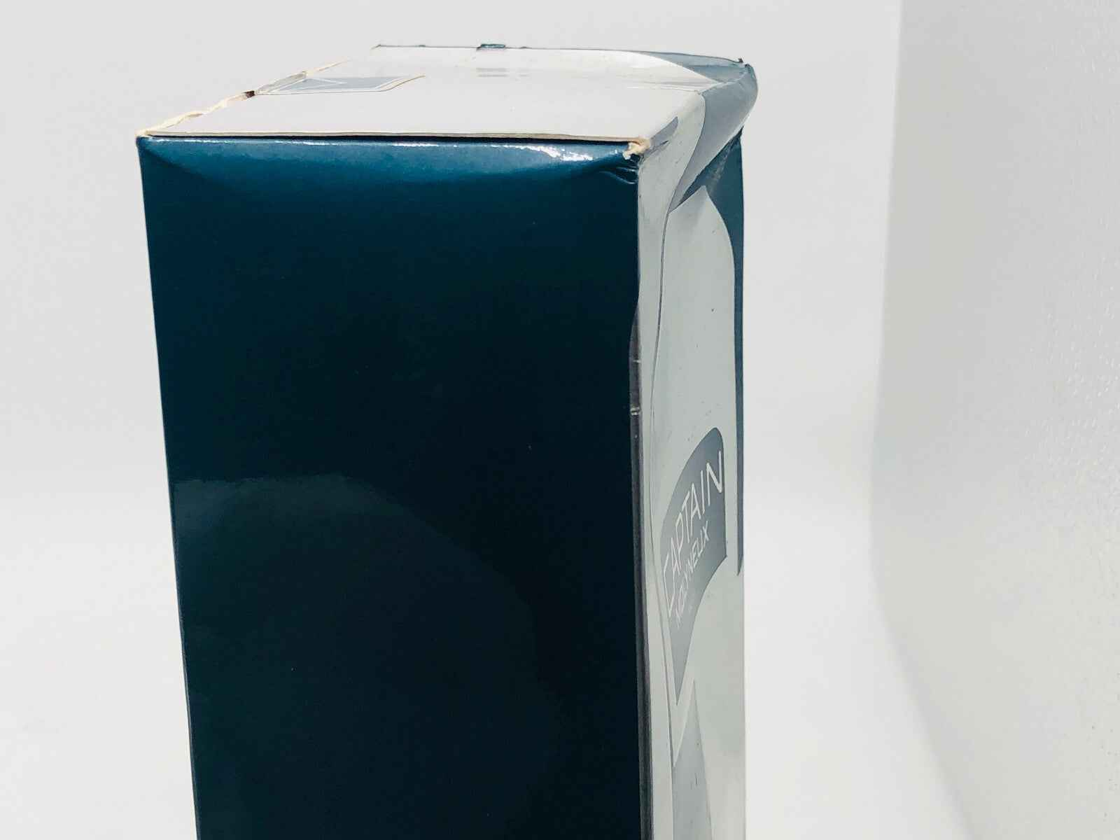 Scatola del profumo Captain Molyneux Vintage con finitura elegante e design raffinato