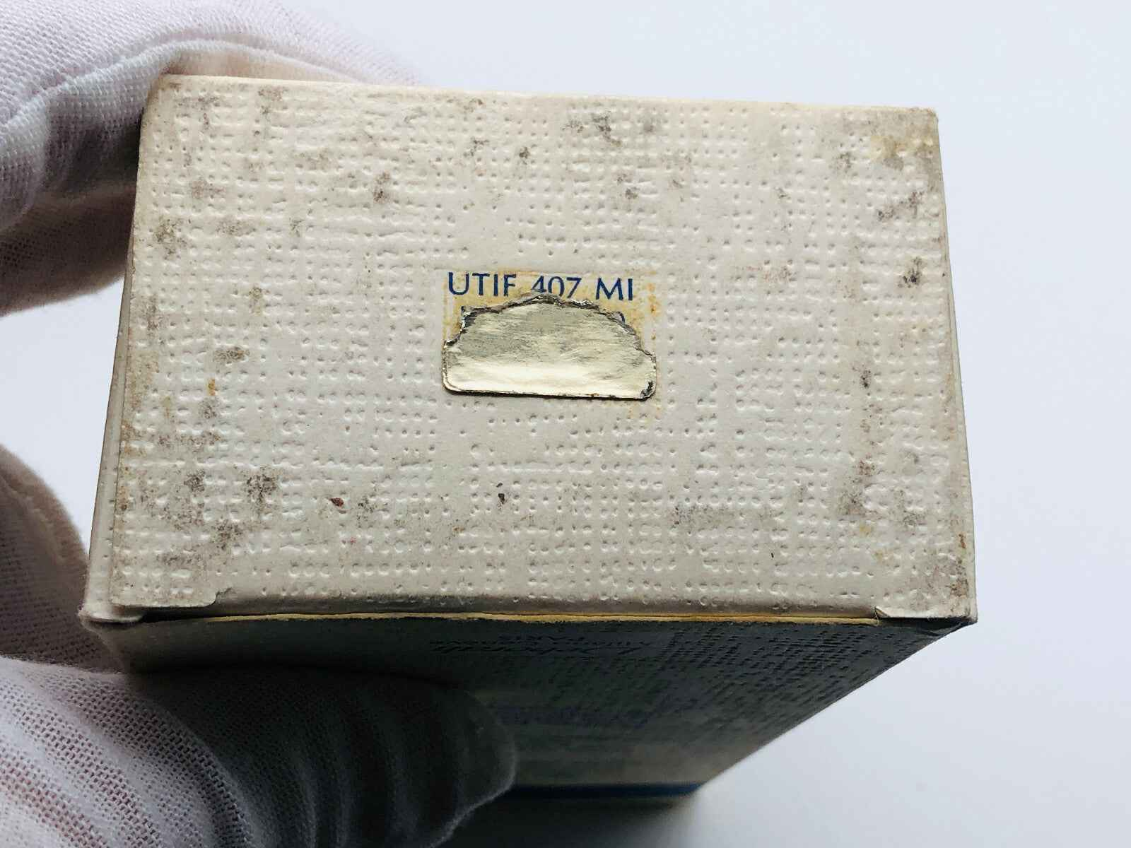 Scatola di profumo Deborah Vintage con etichetta originale visibile sul fondo della confezione