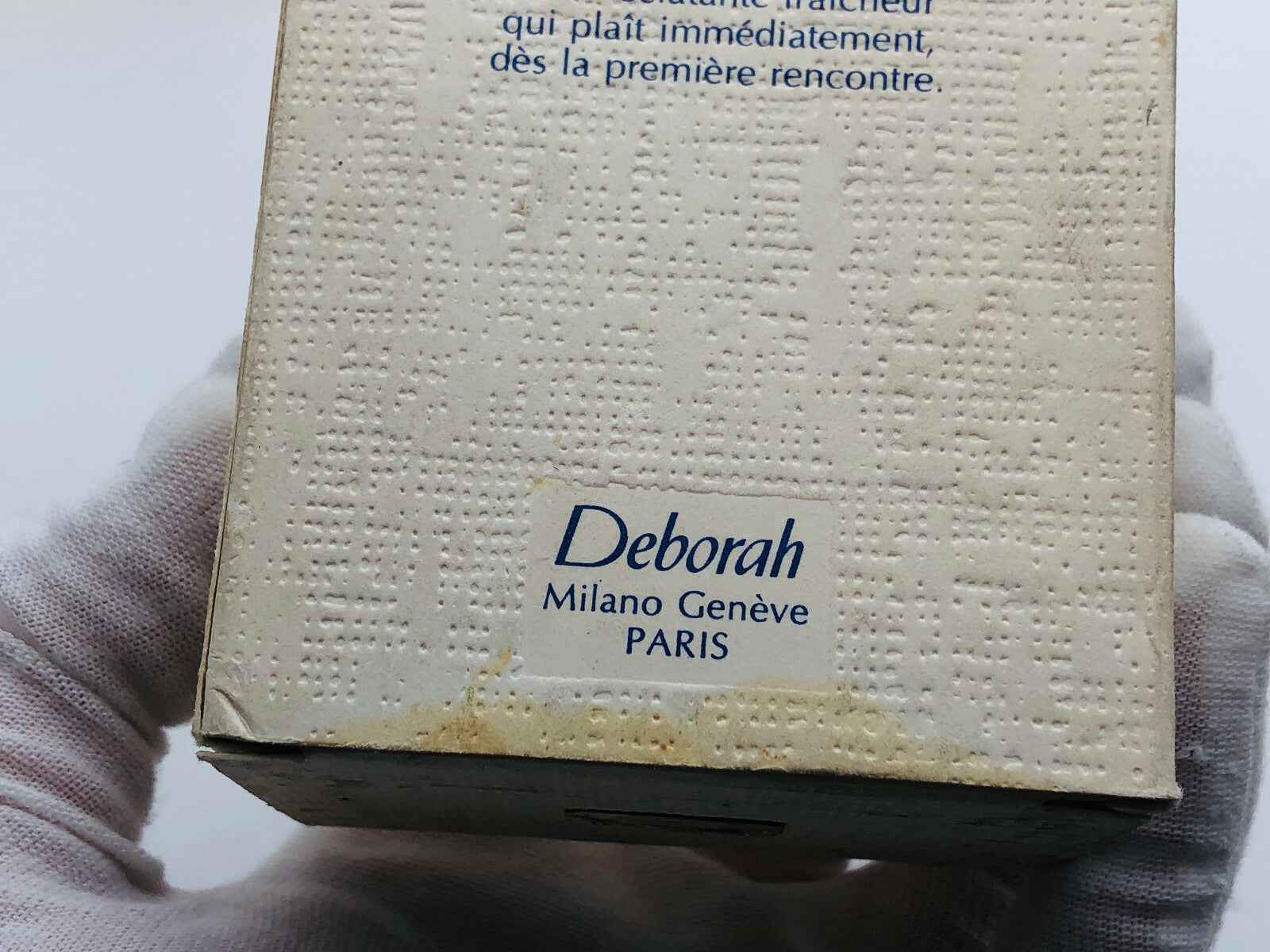 Scatola del profumo Deborah Vintage con etichetta in evidenza e dettagli eleganti