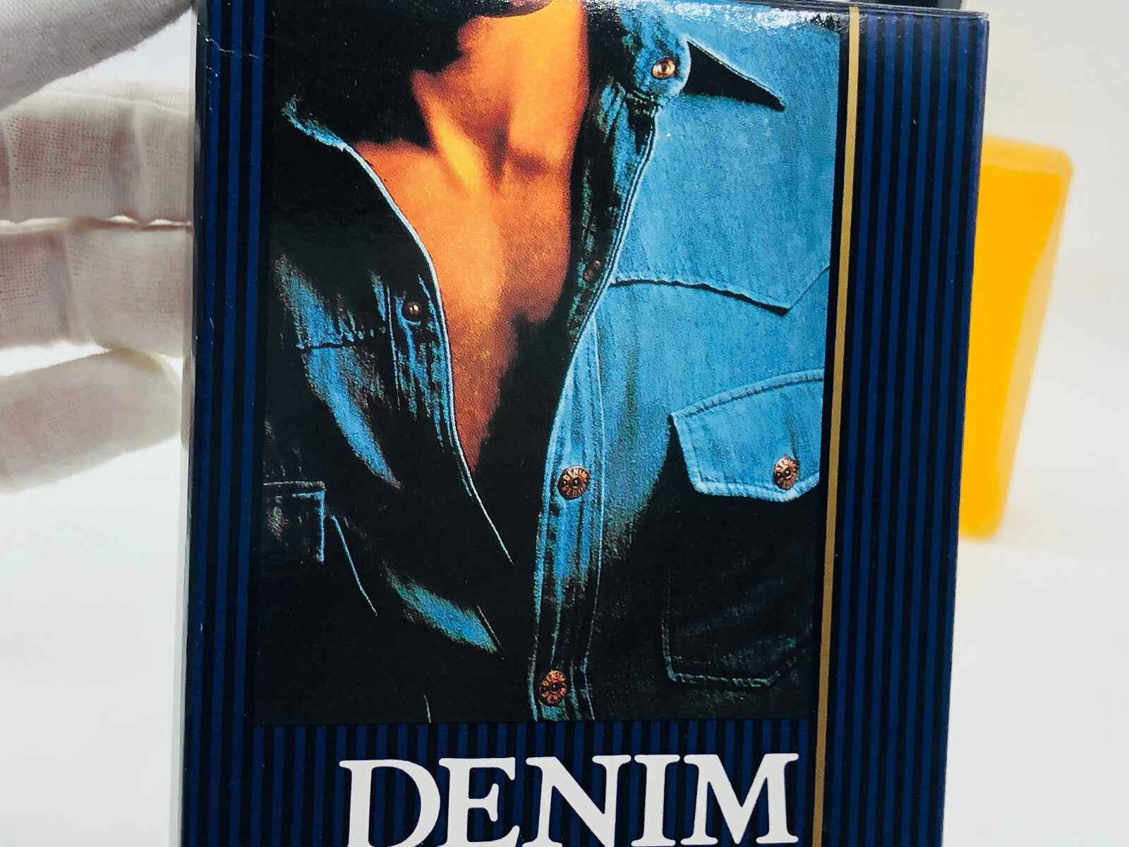 Profumo Denim Original Vintage in confezione con design classico e immagine accattivante.