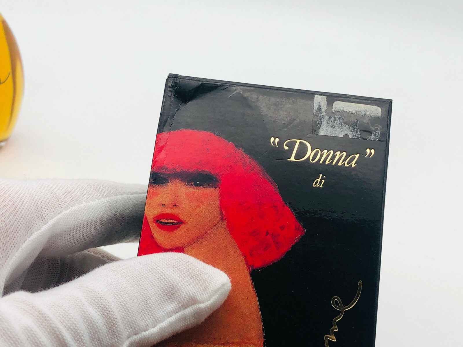 Scatola del profumo di FIUME con immagine vintage e il titolo 'Donna' in oro, Profumo Di Fiume Vintage