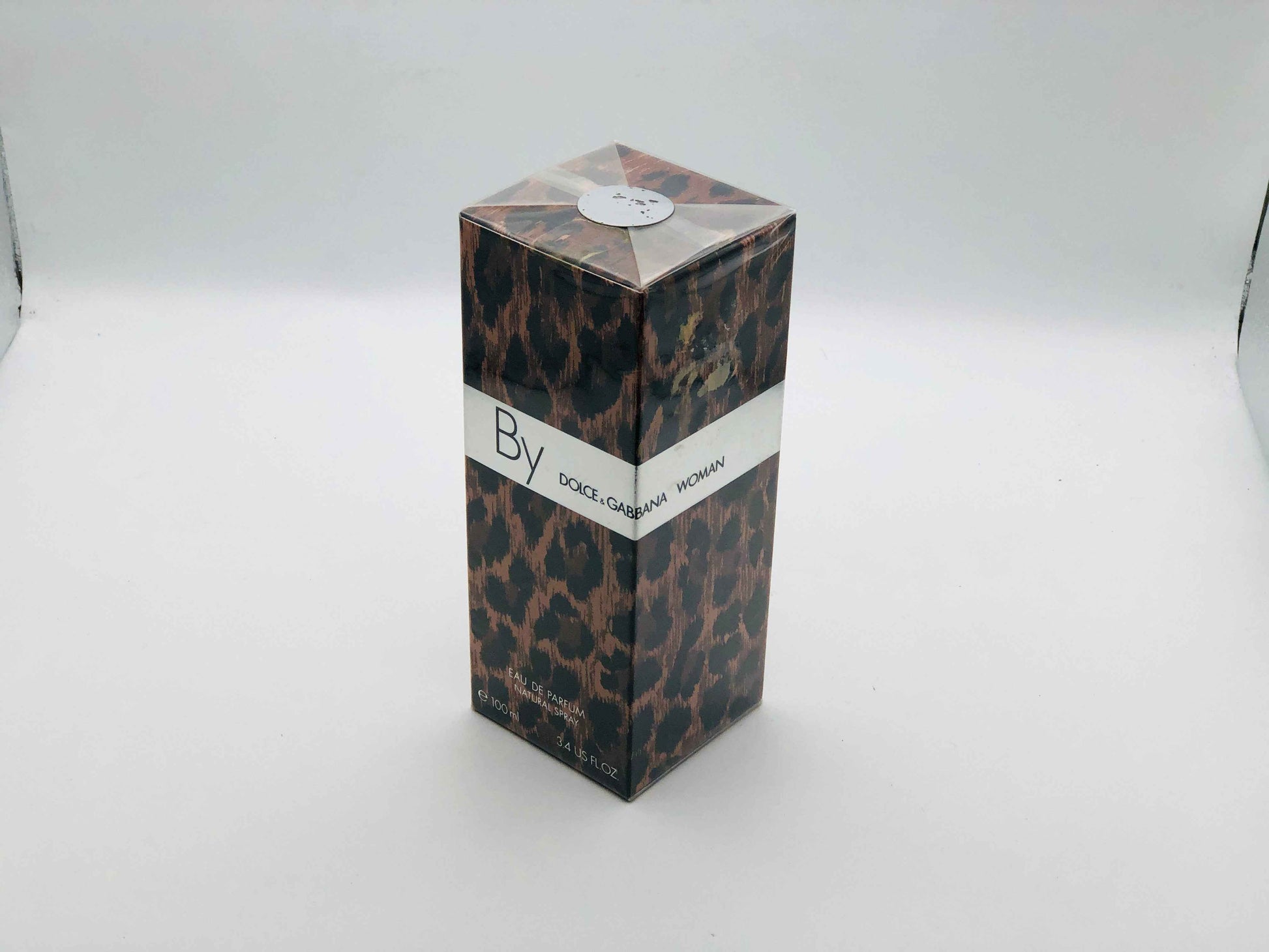 Profumo Dolce E Gabbana By in elegante confezione a motivi leopardati per donne raffinate