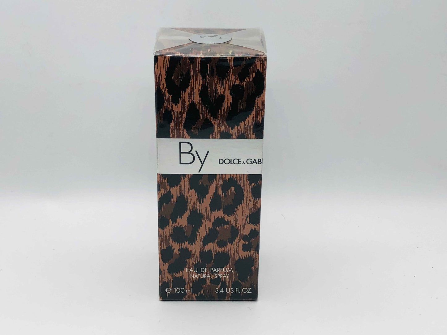 Packaging del profumo Dolce E Gabbana By in un elegante design leopardato da 100 ml