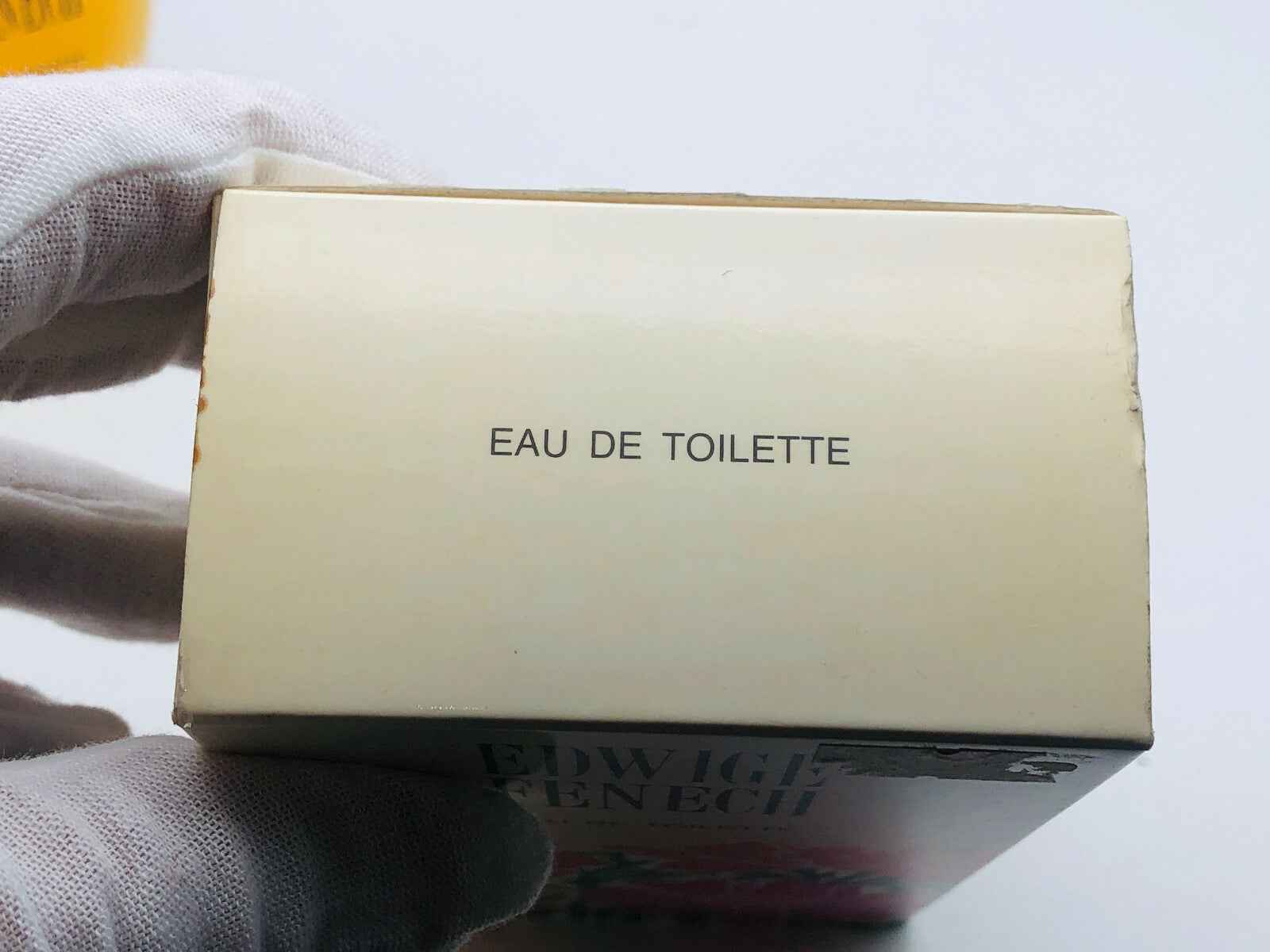 Confezione di profumo Edwige Fenech Eau de Toilette con design elegante e colori vivaci