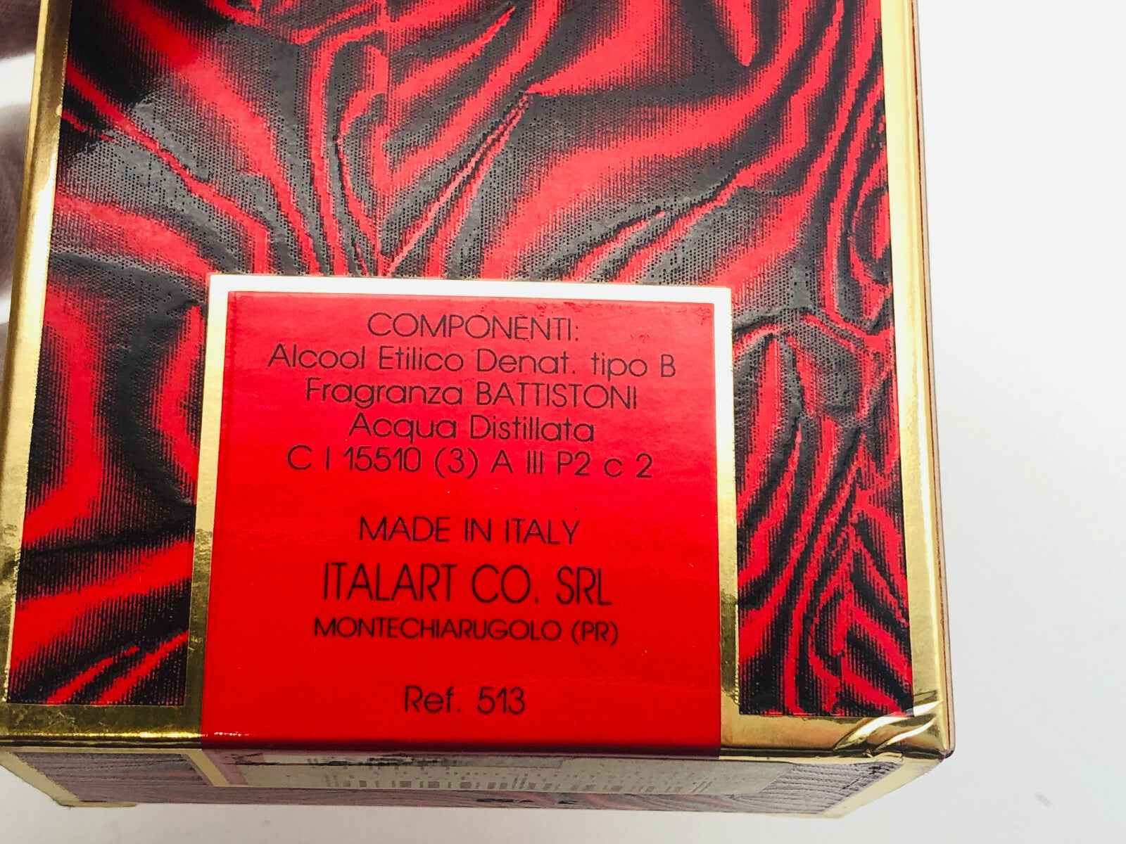 Scatola di Profumo Etherea Battistoni Vintage con etichetta rossa e design elegante